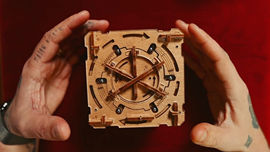 Second game image for Cluebox #5 The Cambridge Labyrinth